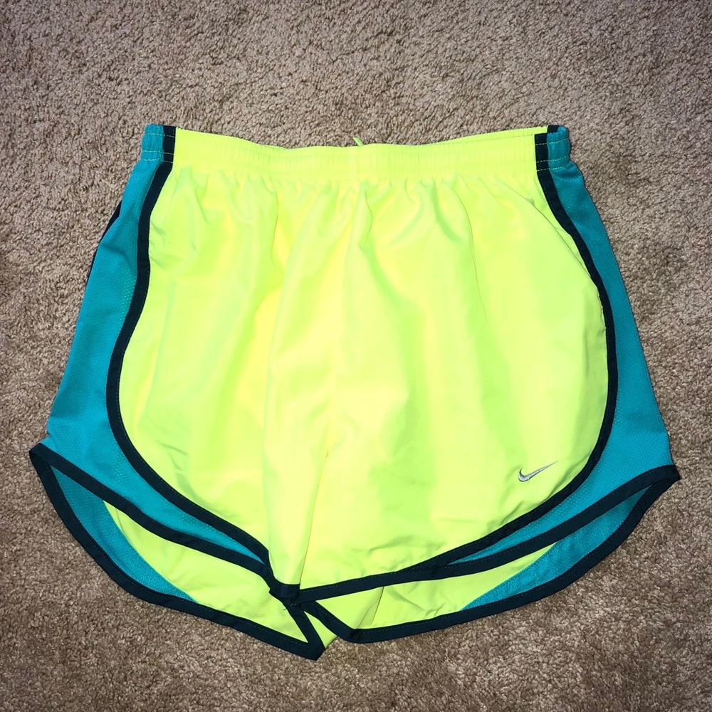 NIKE WOMENS DRI-FIT RUNNING SHORTS